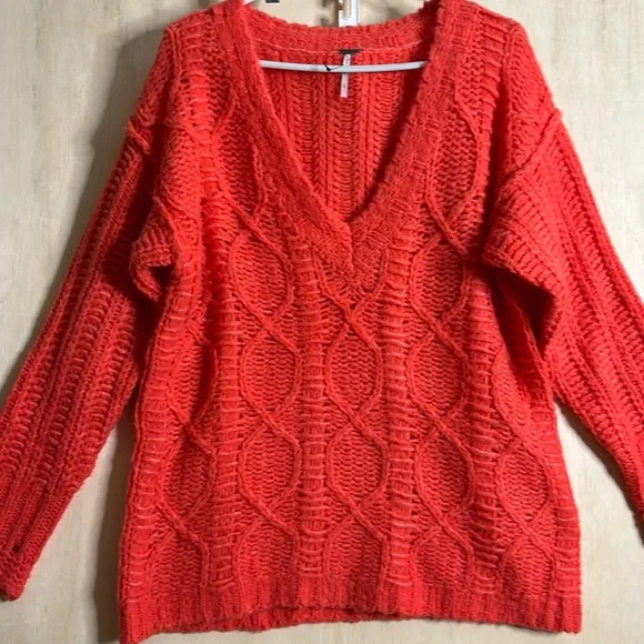NWOT Free People chunky knit sweater. Small - Picture 1 of 5